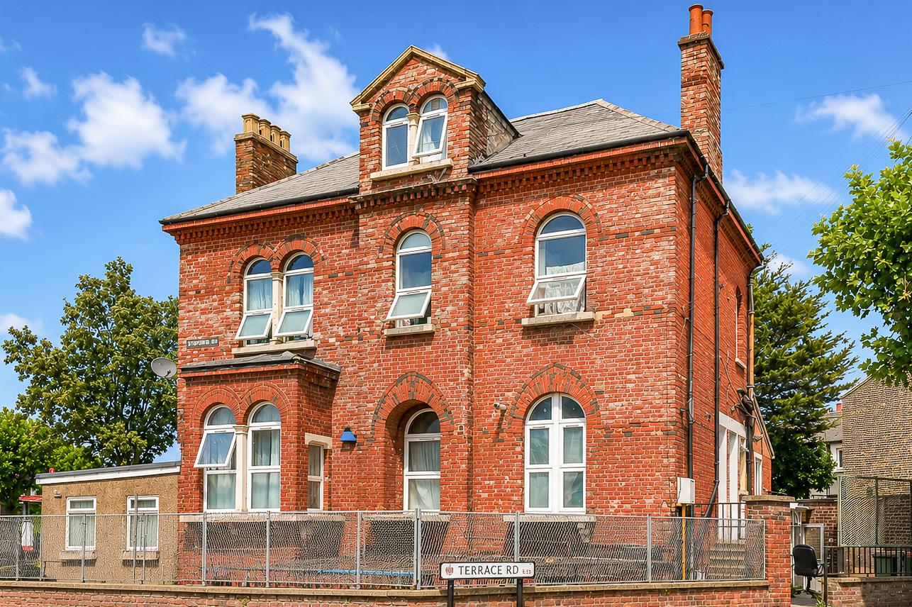 Flat Stopford Road in Greater London