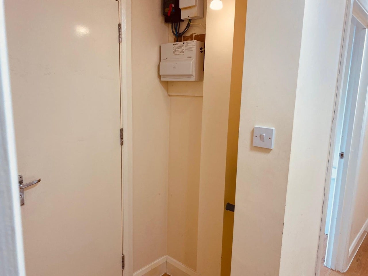 Flat Ilford Lane in Greater London
