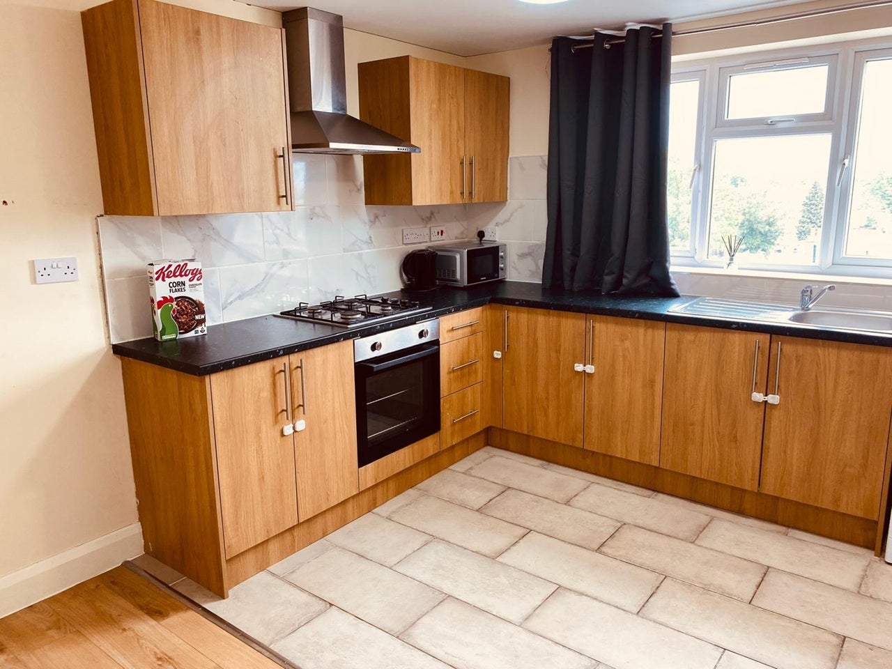 Flat Ilford Lane in Greater London