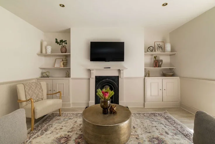Flat Clapham Road in Greater London