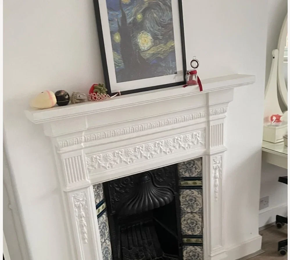 Flat Bulwer Road in Greater London