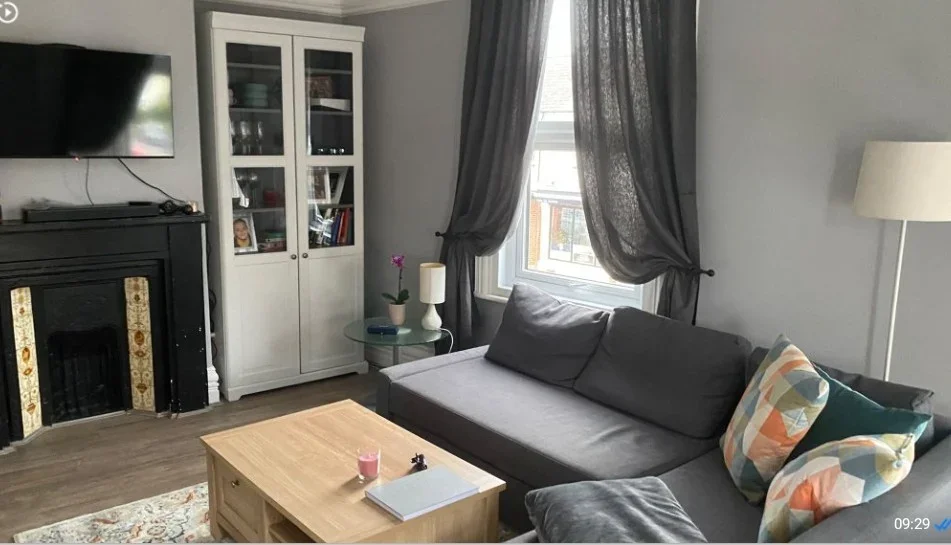 Flat Bulwer Road in Greater London