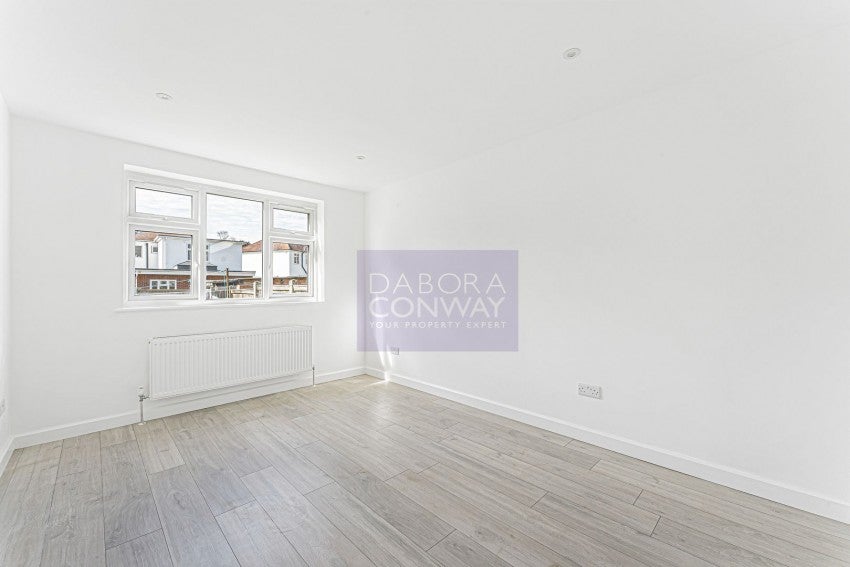 Flat Perkins Road in Greater London
