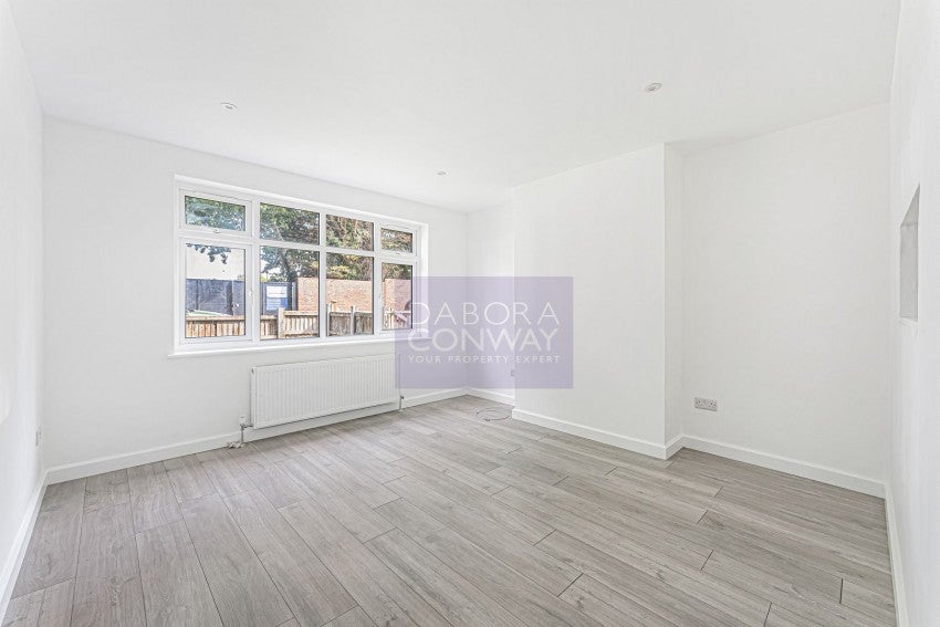 Flat Perkins Road in Greater London