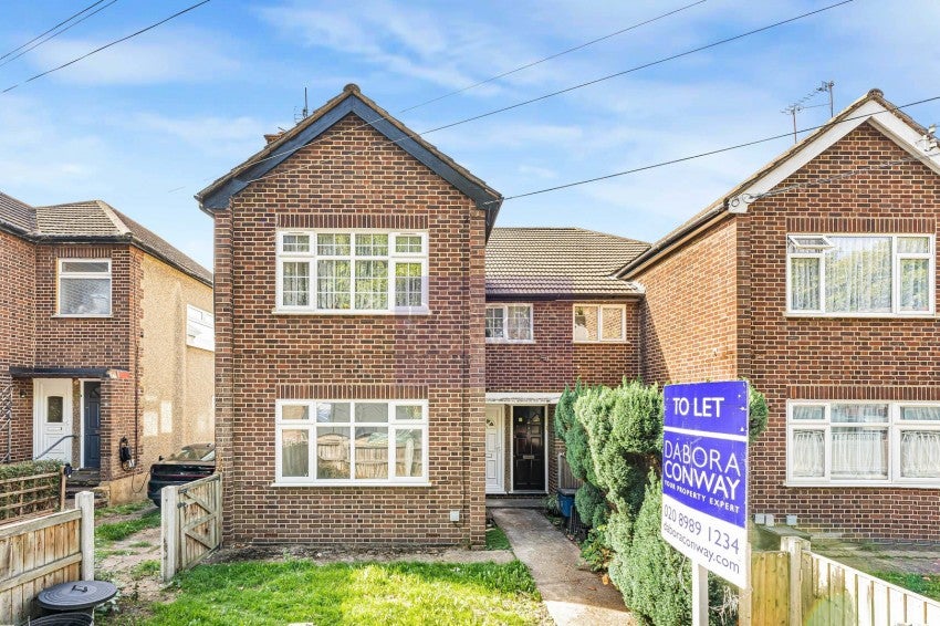 Flat Perkins Road in Greater London