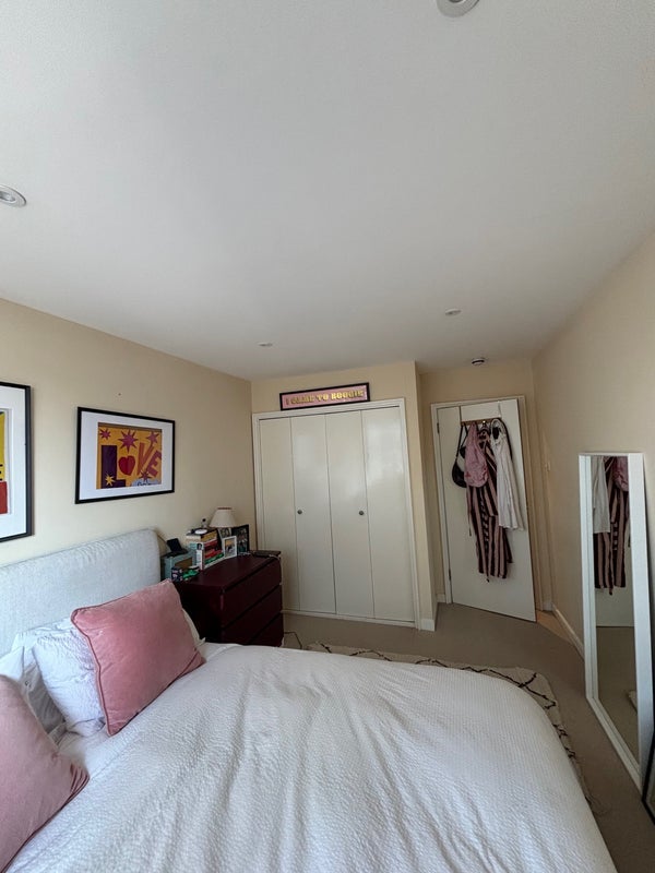 Room Grosvenor Road in City of Westminster