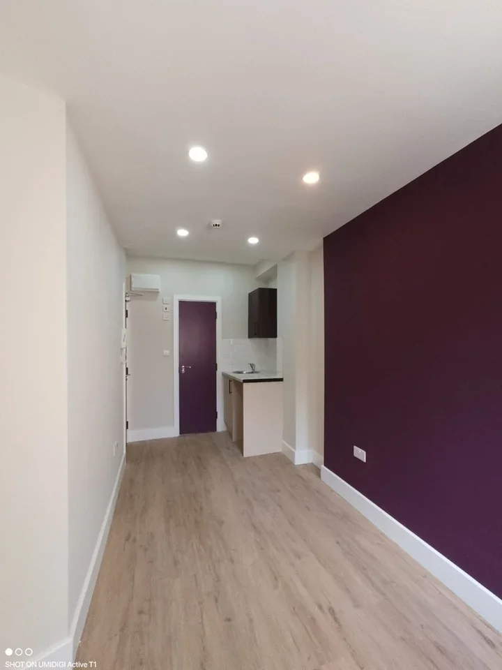 Flat Firhill Road in Greater London