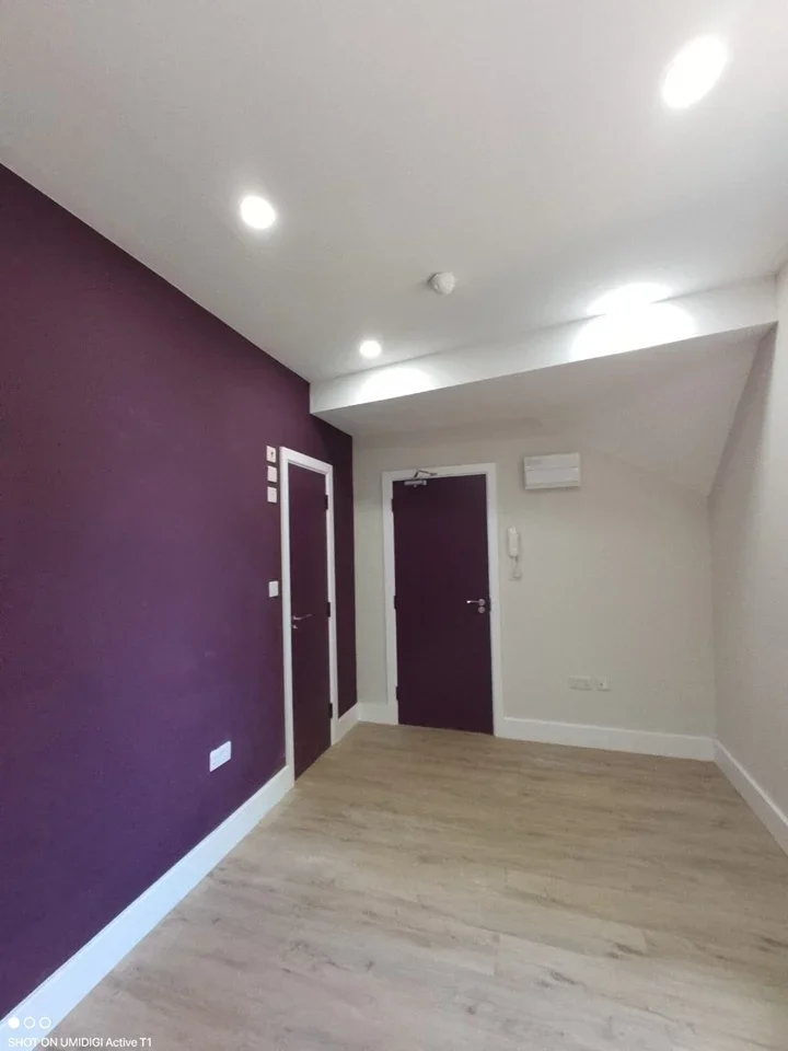 Flat Firhill Road in Greater London