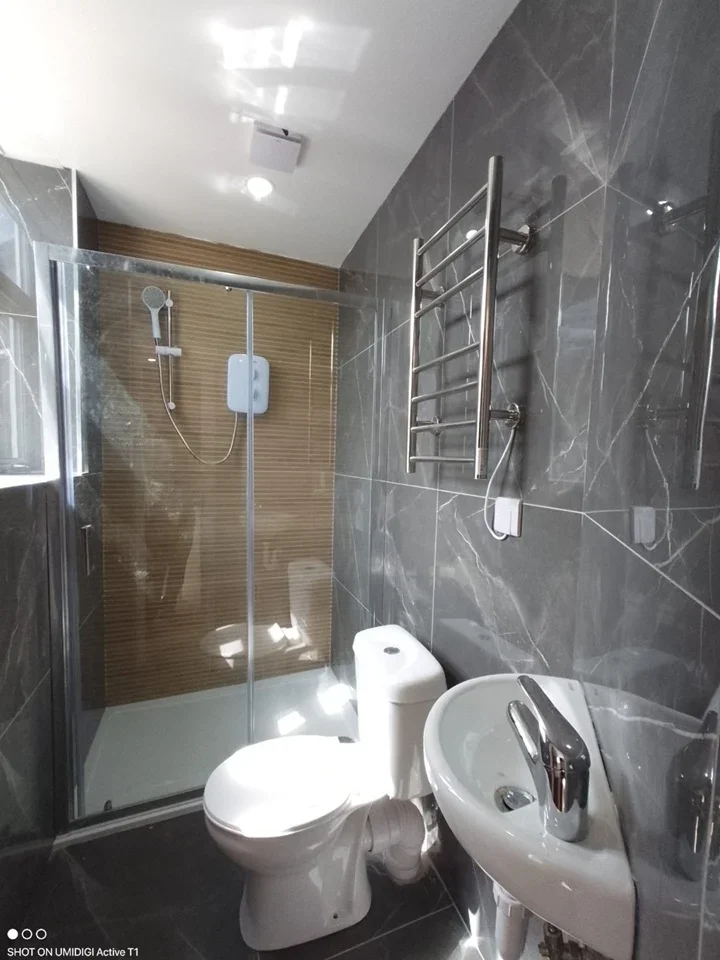 Flat Firhill Road in Greater London