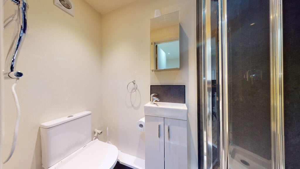 Room Chatsworth Road in Greater London
