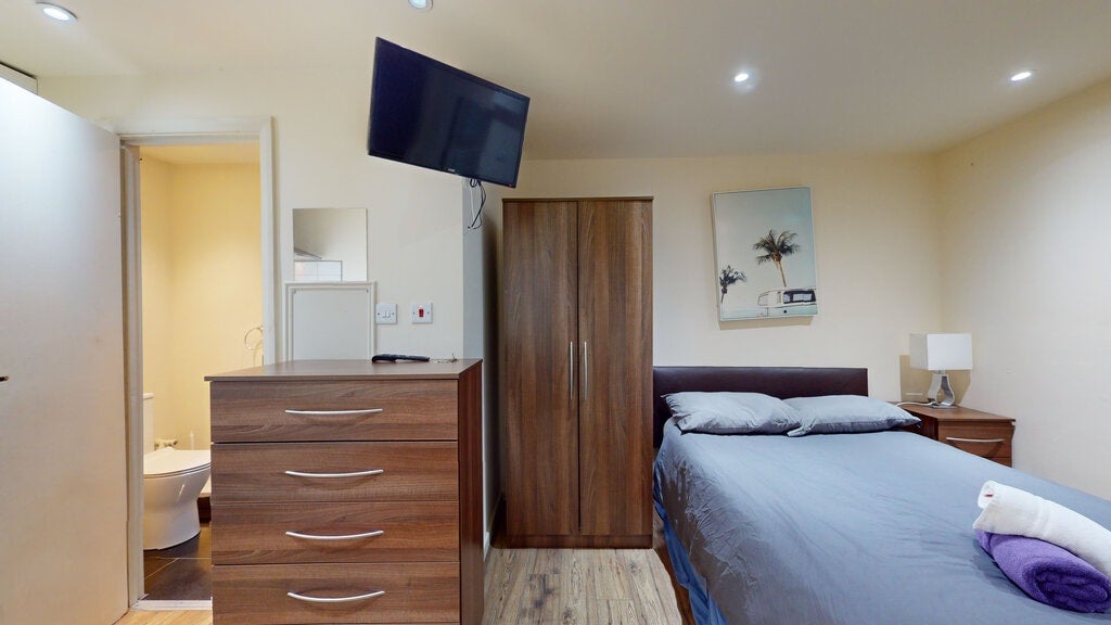 Room Chatsworth Road in Greater London