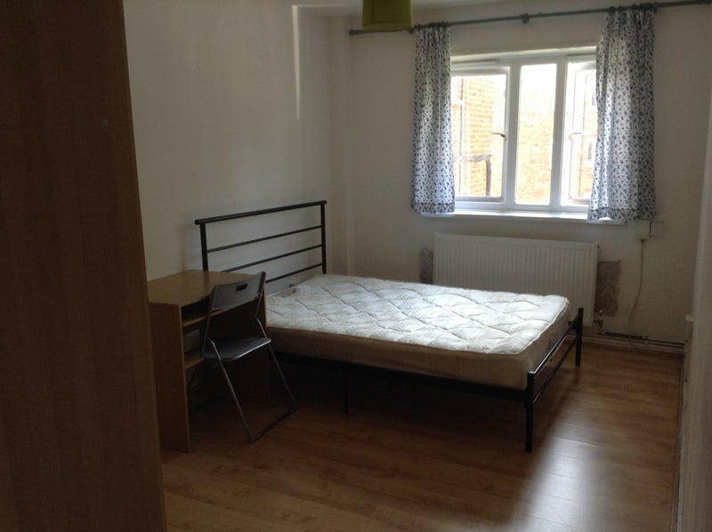 Room Basingdon Way in Greater London