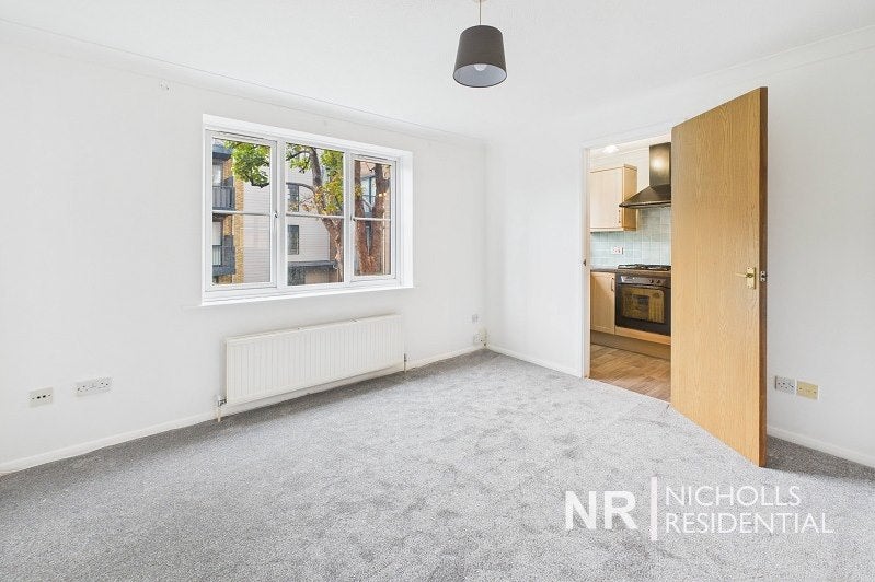 Flat Yeomanry Close in Epsom and Ewell