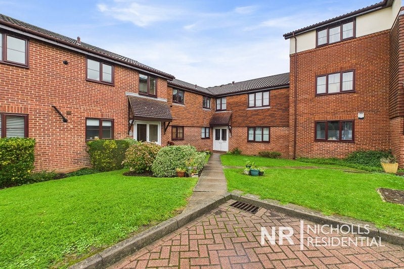 Flat Yeomanry Close in Epsom and Ewell