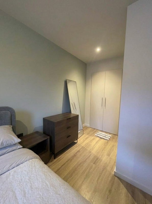 Room Heyrod Street in Manchester