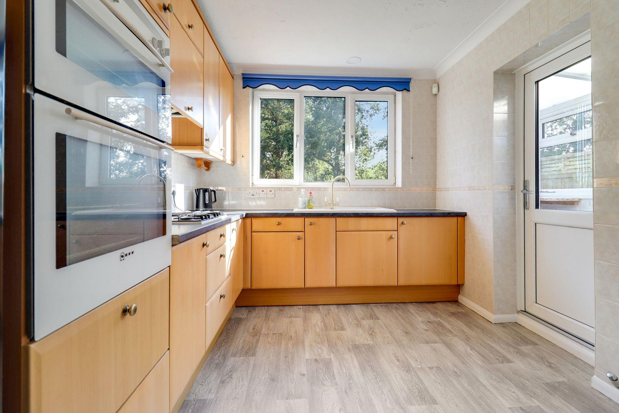 House Melbury Close in Elmbridge