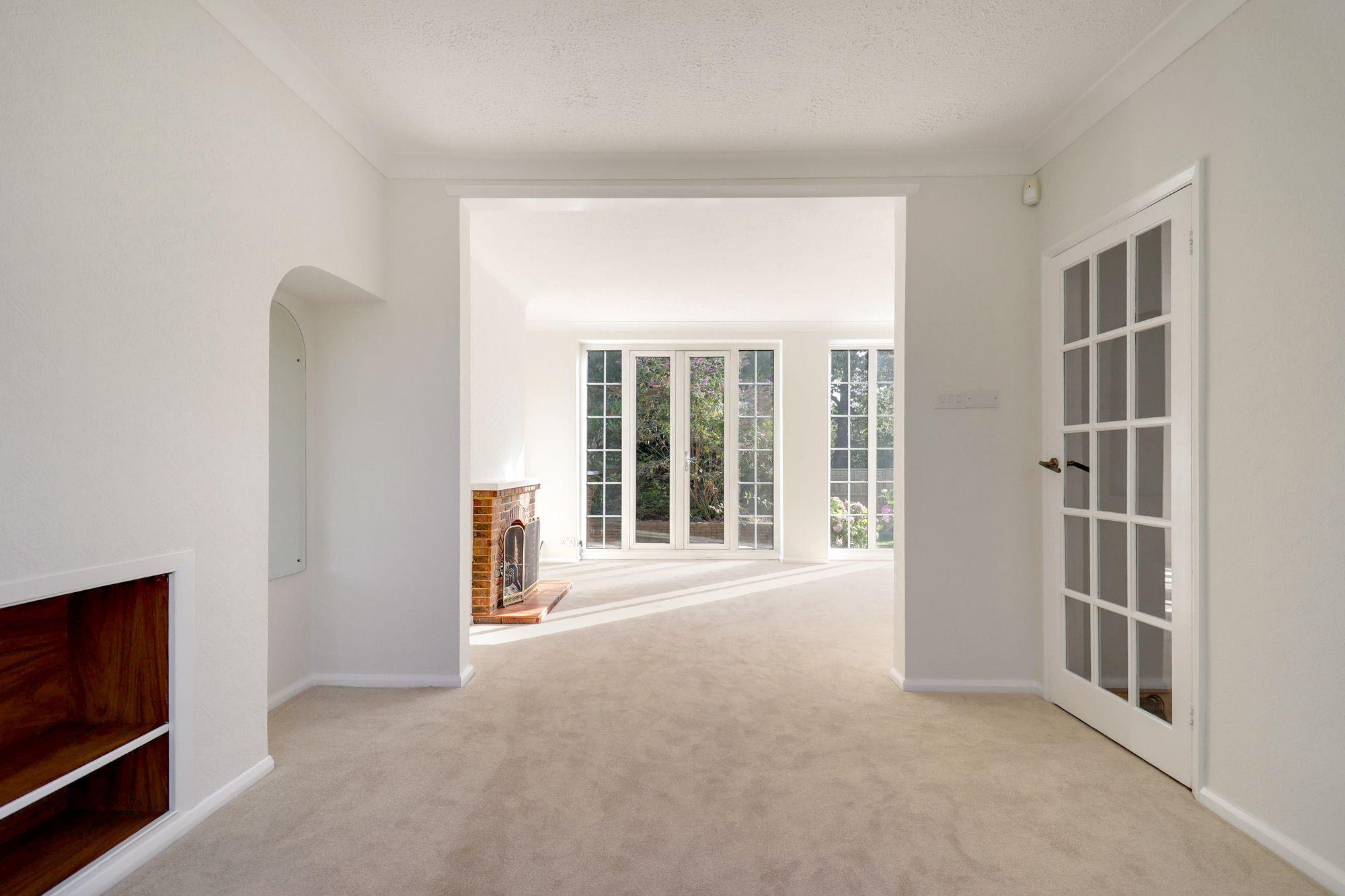 House Melbury Close in Elmbridge