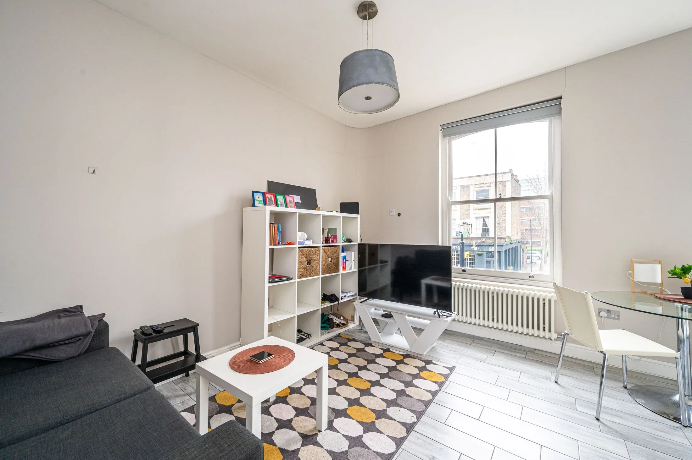 Flat Caledonian Road in Greater London