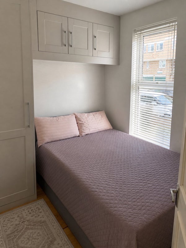 Room Yalding Road in Greater London