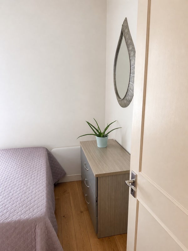 Room Yalding Road in Greater London