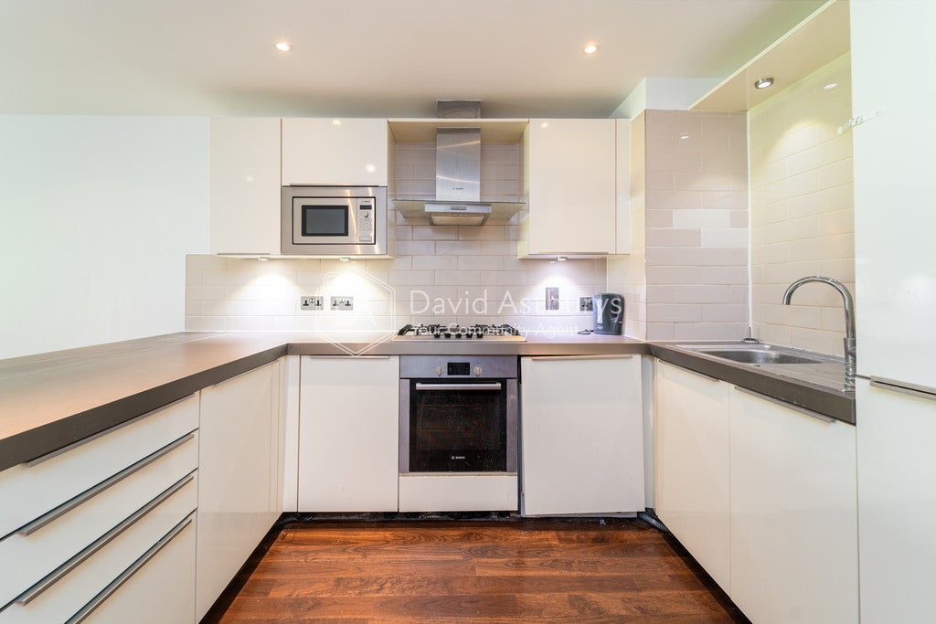 Flat Lough Road in Greater London