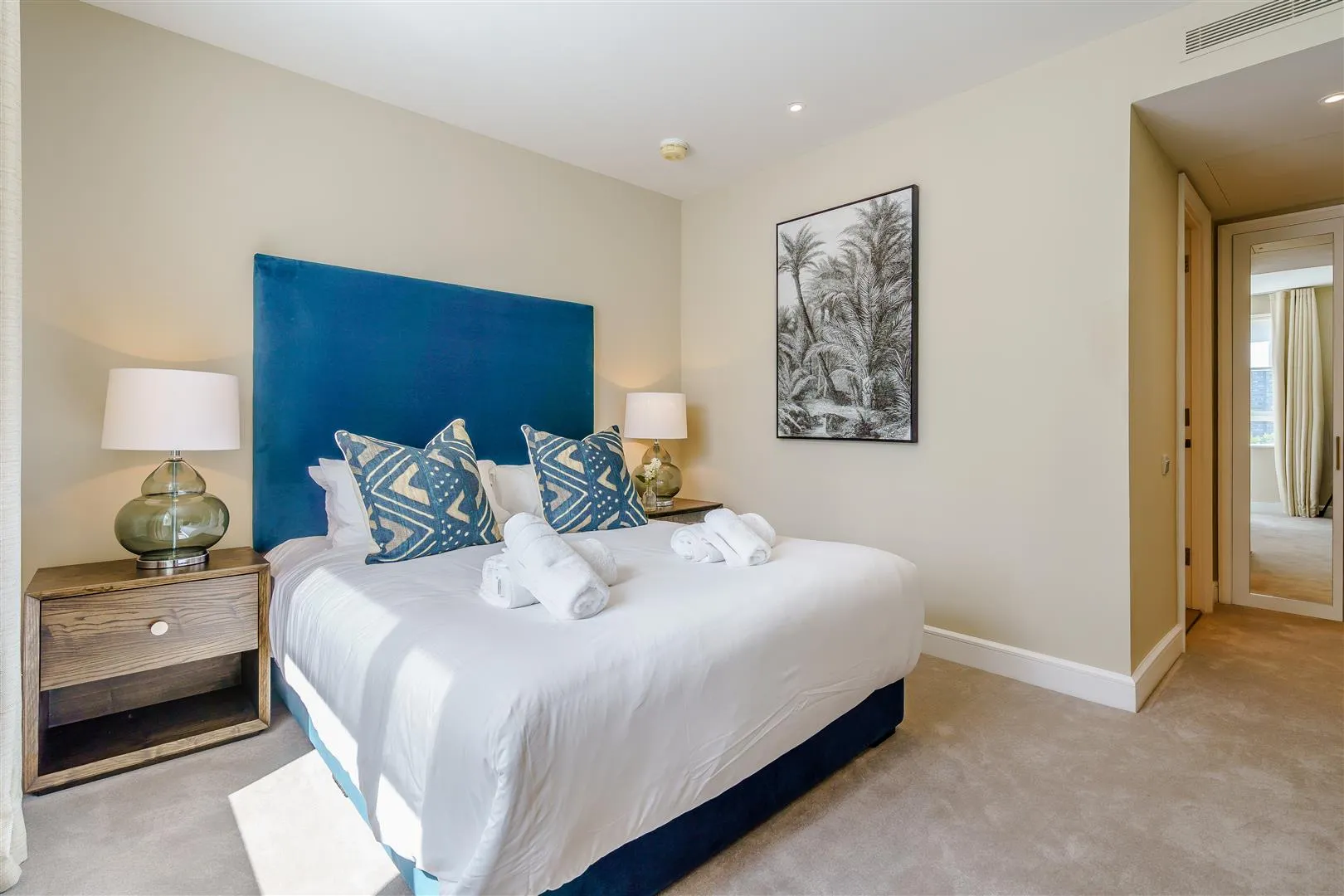 Flat Westferry Circus in Greater London
