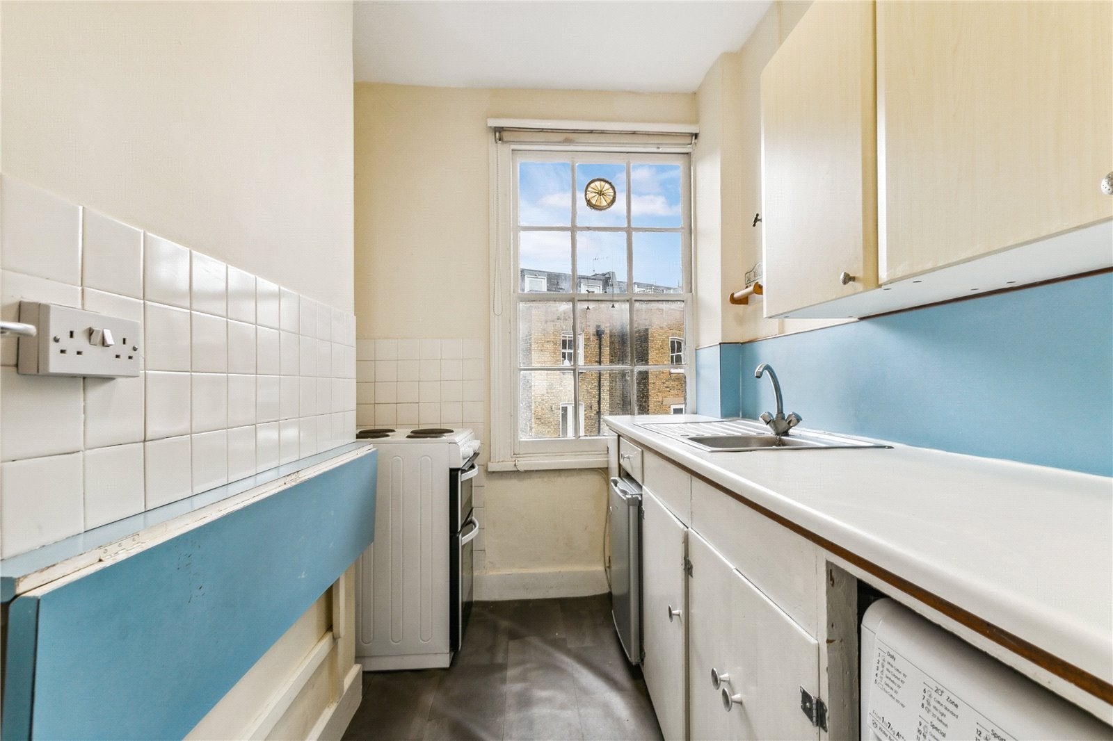Flat Cumberland Street in City of Westminster