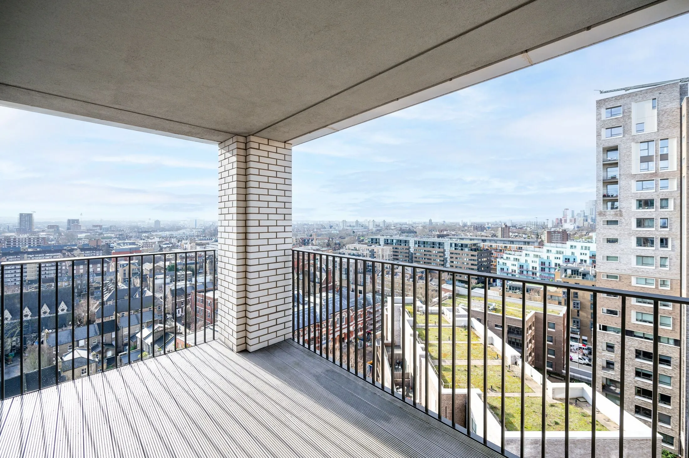 Flat Sayer Street in Greater London