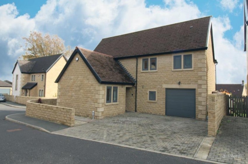 House Platnam Grove in Kirklees