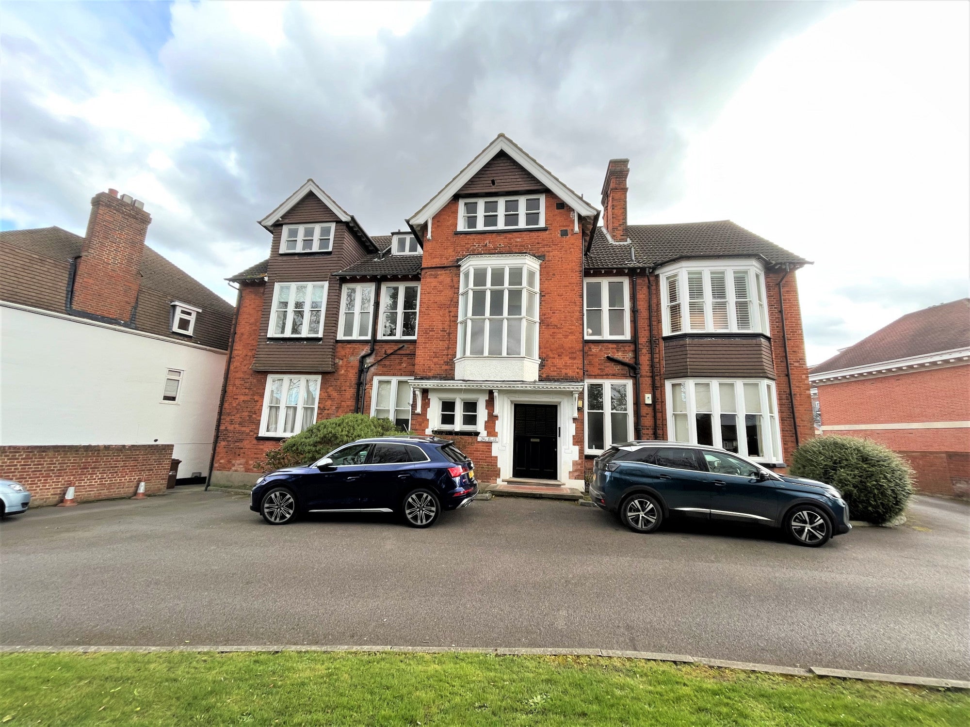 Flat Southend Road in Greater London