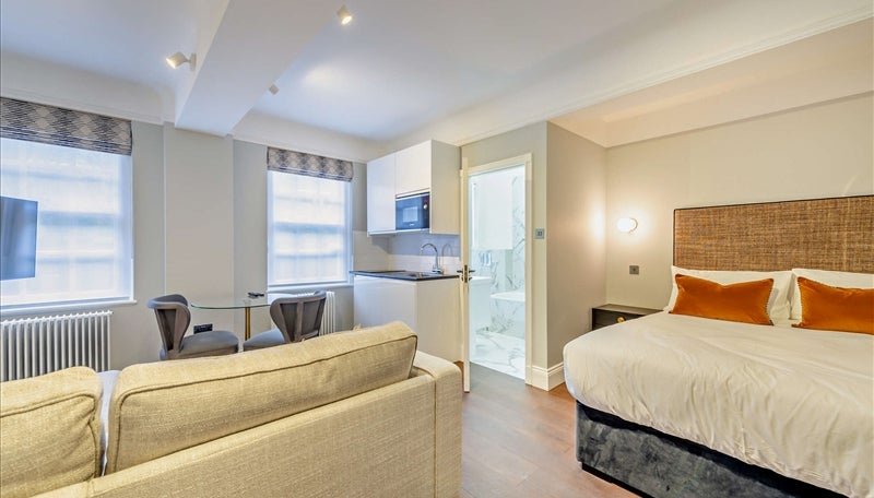Flat Fulham Road in Greater London