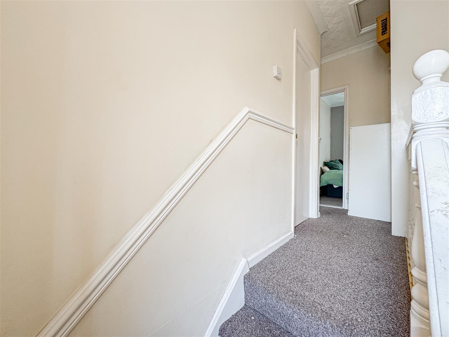 Room Queen Street in Pontypridd