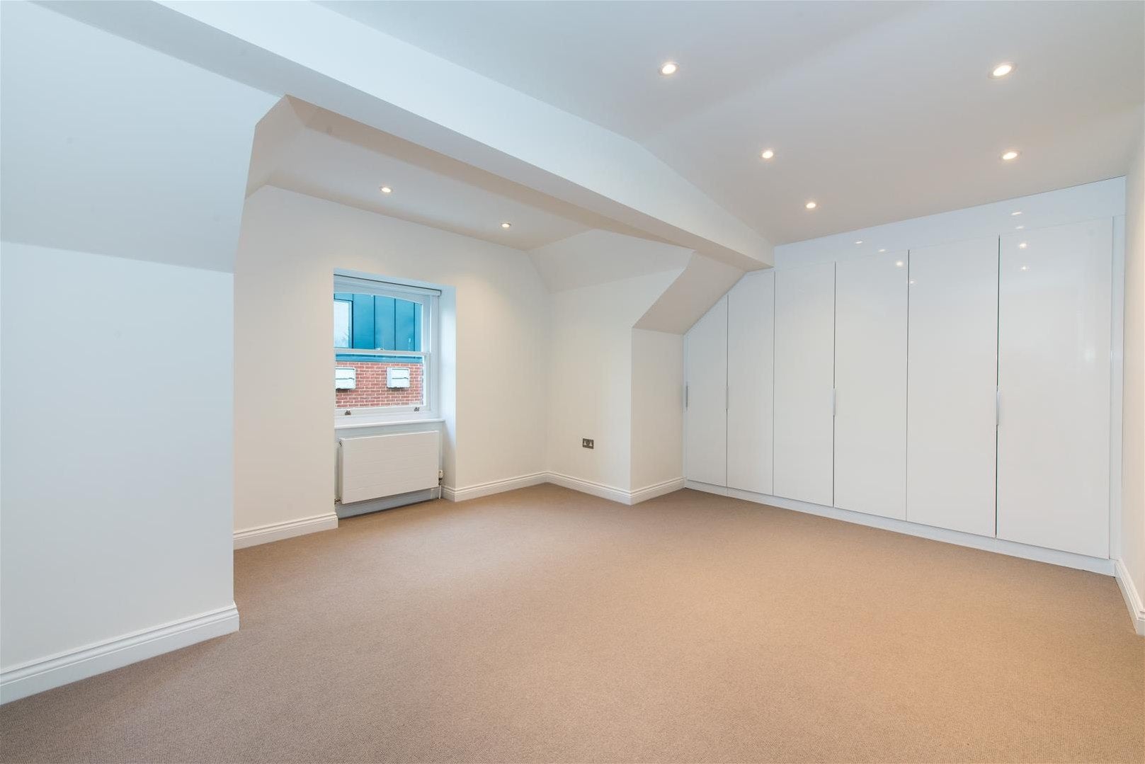 Flat Priory Road in Greater London