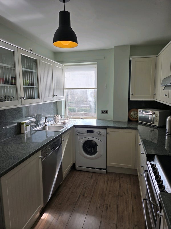 Flat Grantully Place in City of Edinburgh