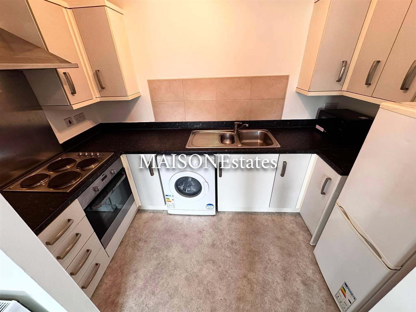 Flat Cadet Close in Coventry