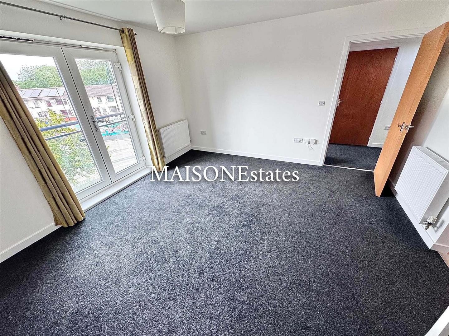 Flat Cadet Close in Coventry