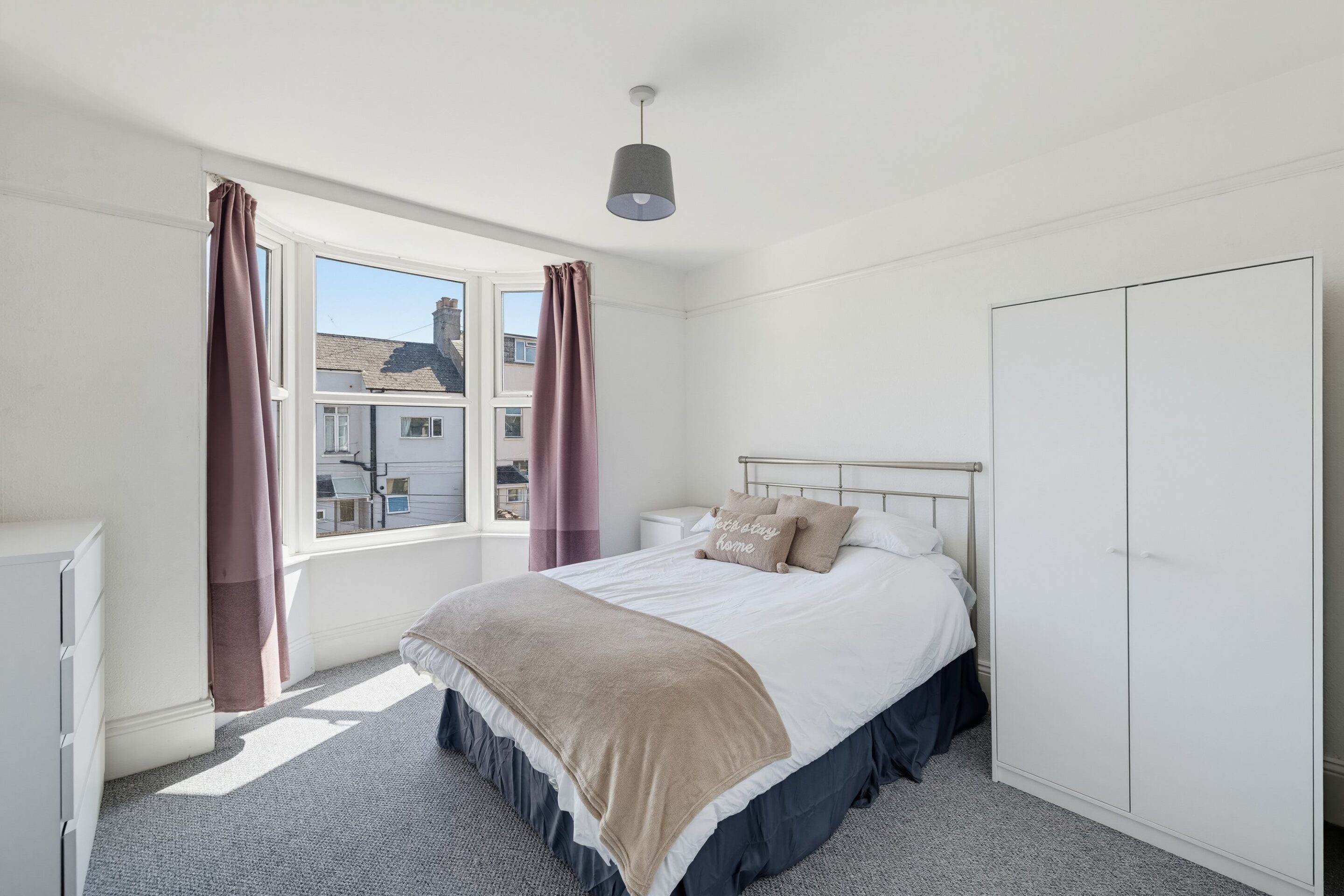 Room Beaumont Road in Plymouth