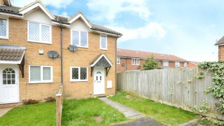 House Challis Place in Binfield