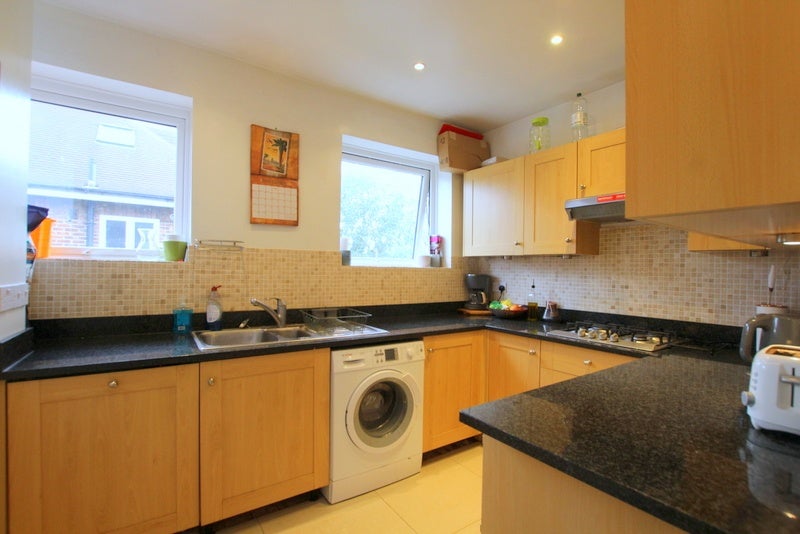 Flat Richmond Road in Greater London