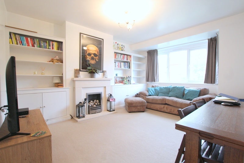 Flat Richmond Road in Greater London