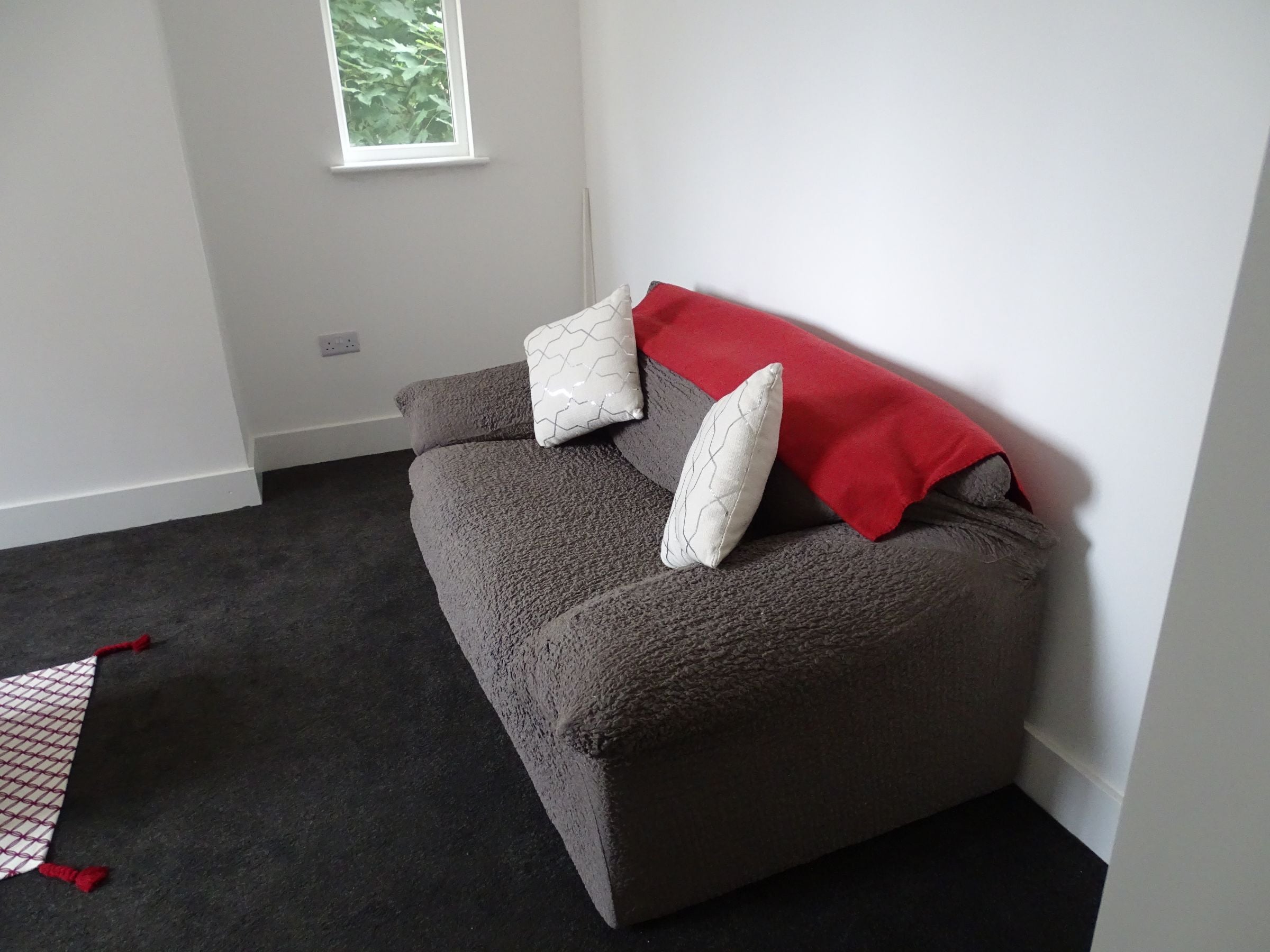 Flat Western Court in Greater London
