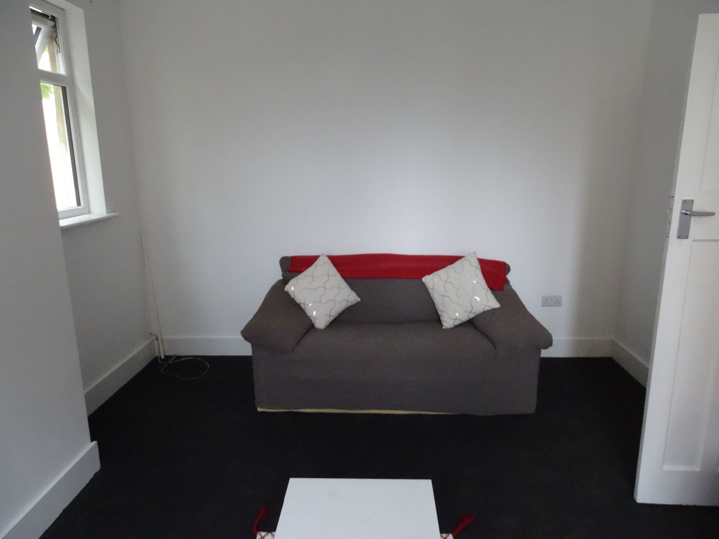 Flat Western Court in Greater London