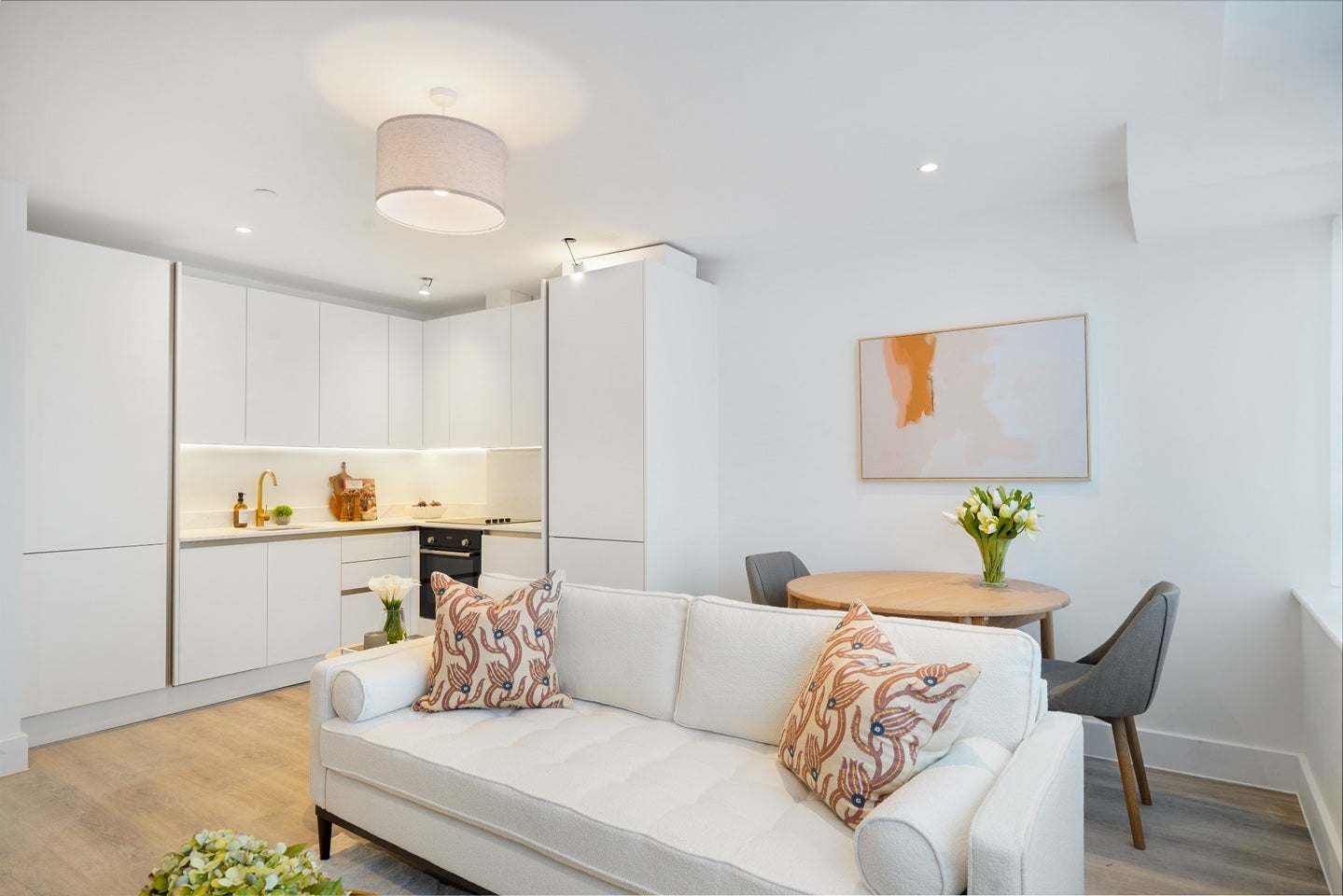 Flat Gracefield Gardens in Greater London