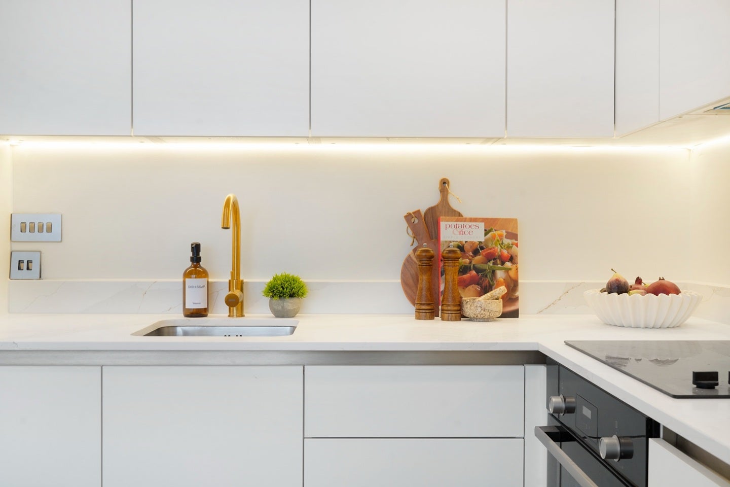 Flat Gracefield Gardens in Greater London