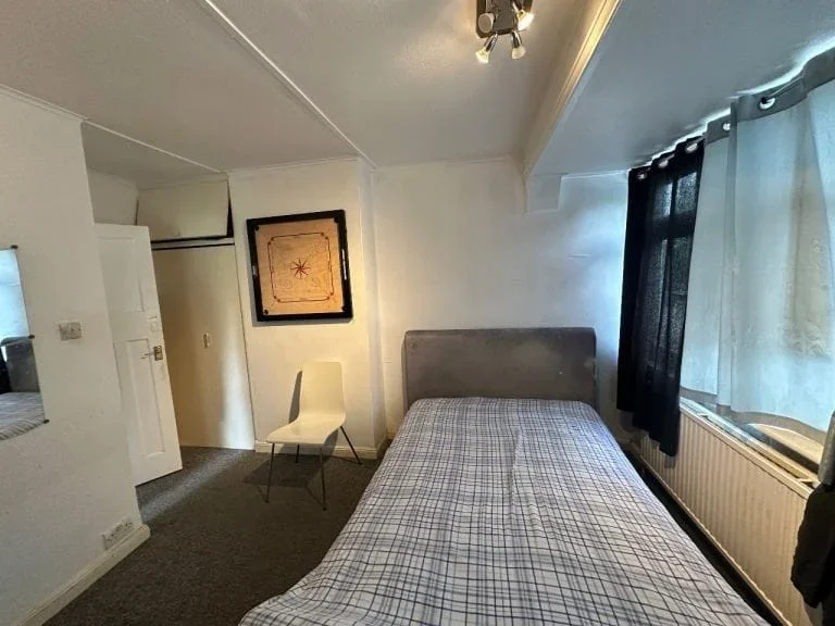 Room Uxbridge Road in Greater London