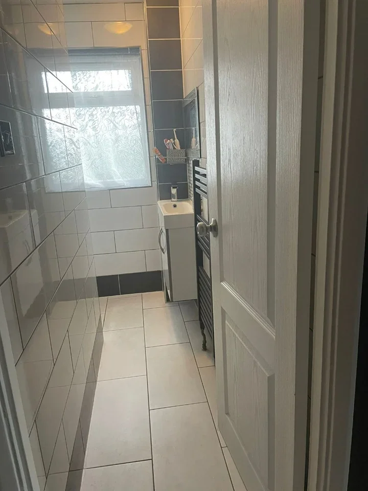 Flat Bellegrove Road in Greater London