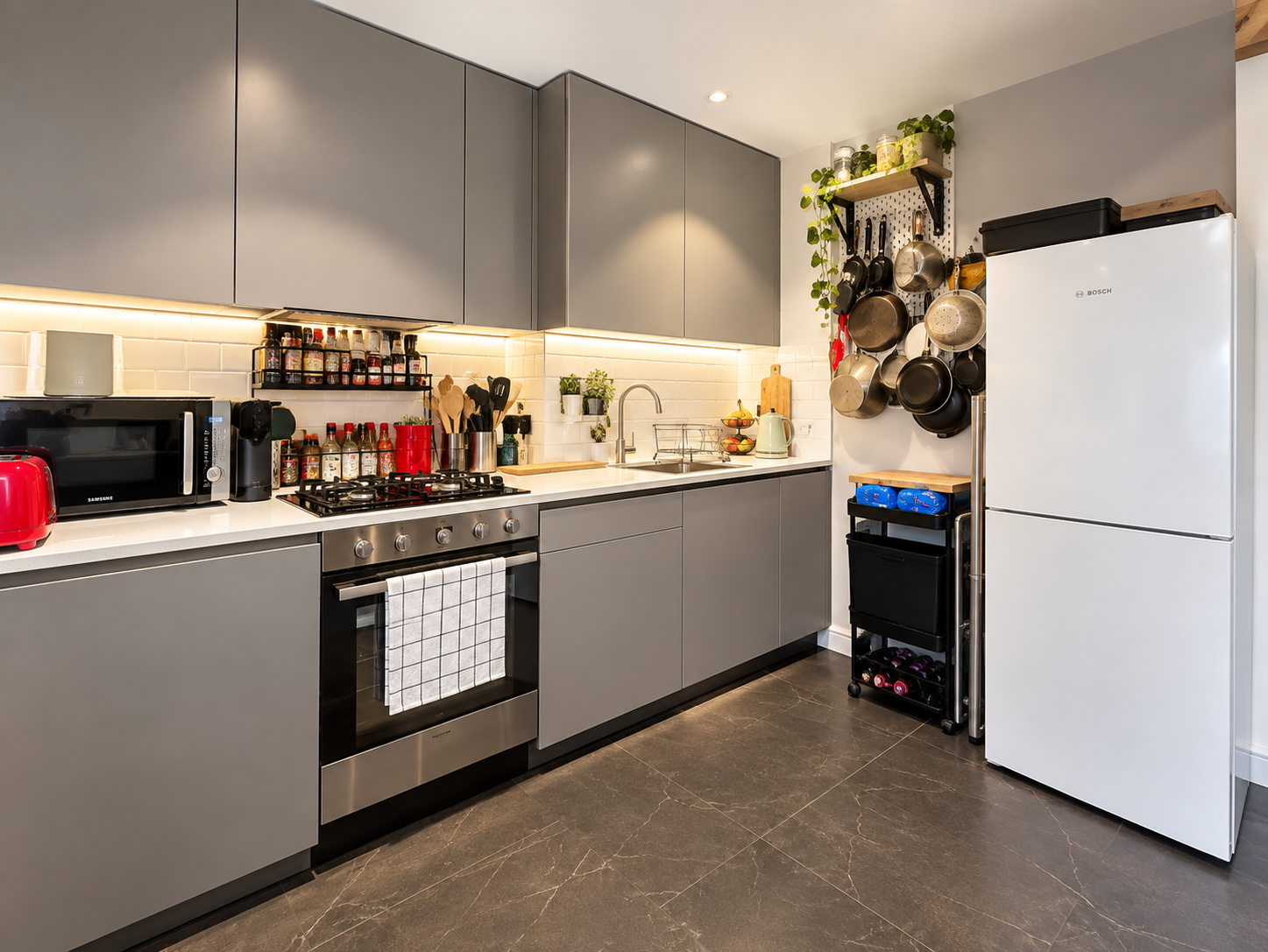 Flat Bromyard Avenue in Greater London
