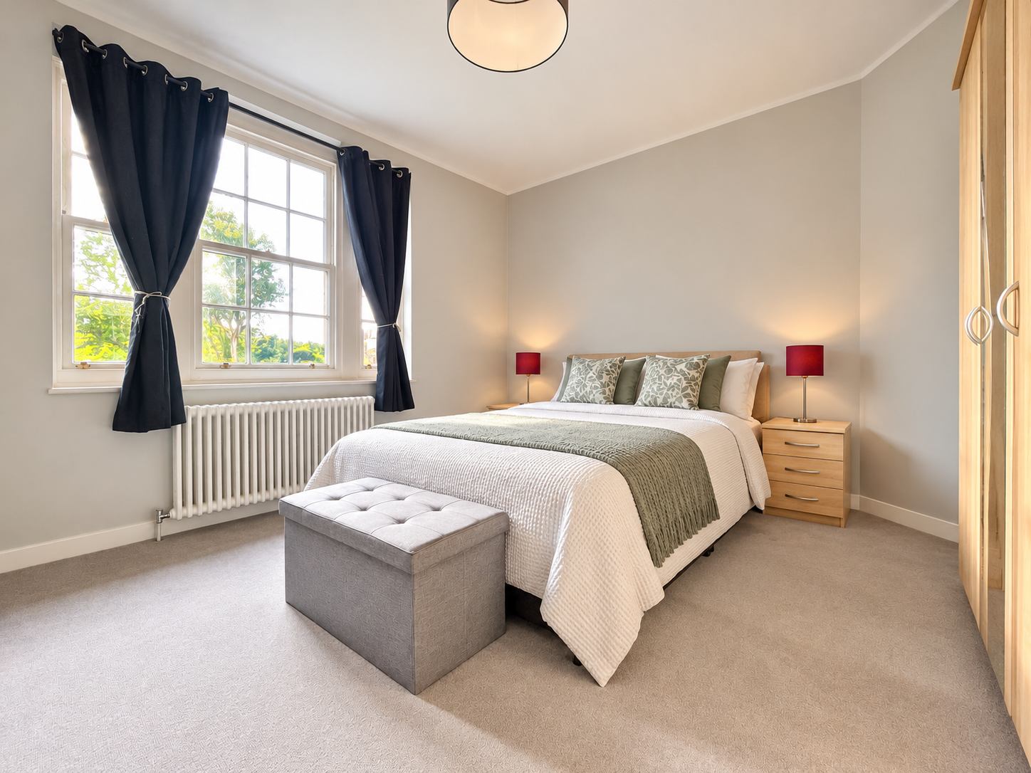 Flat Bromyard Avenue in Greater London
