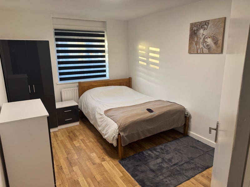 Room Hobill Walk in Greater London