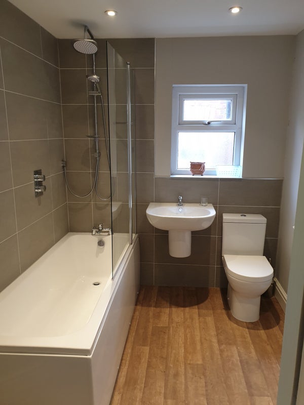 Room Craighall Avenue in Manchester
